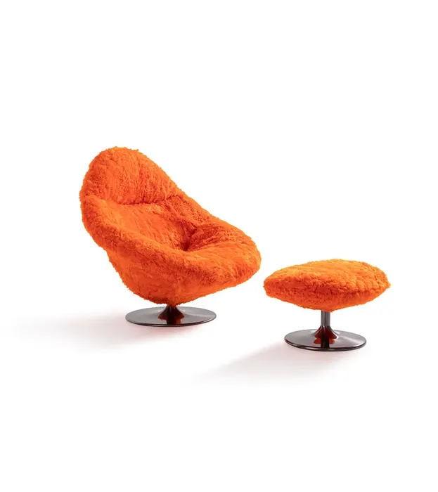 S861-2 Lounge Chairs