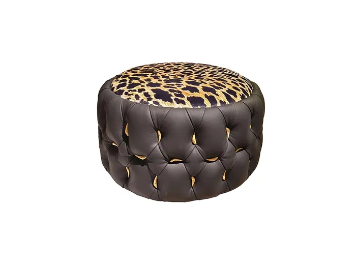 S826 Lounge Chairs